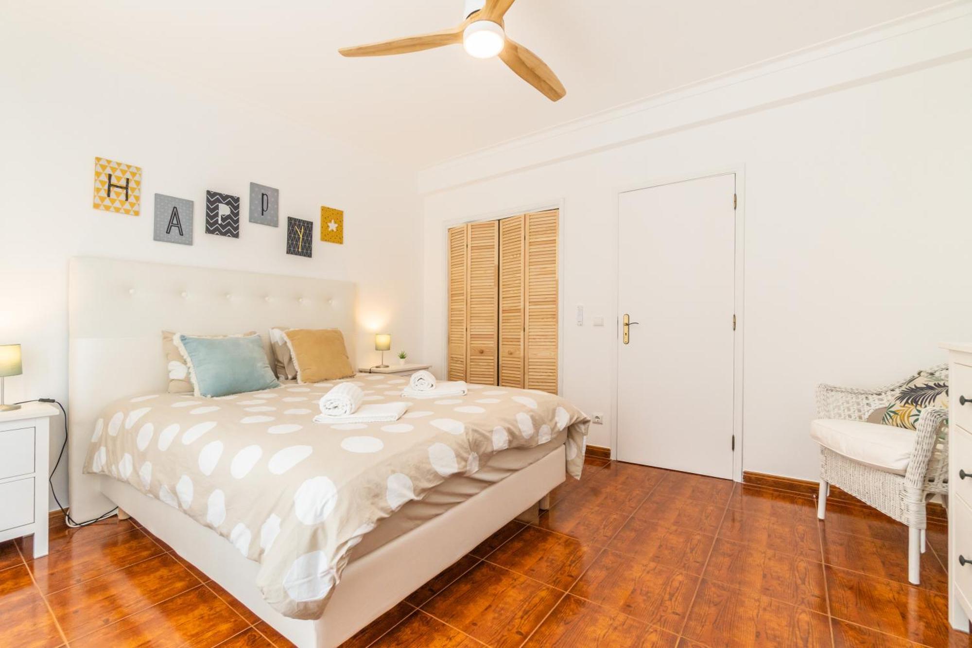 Вілла Baleal Happiness Surf House Феррел Екстер'єр фото