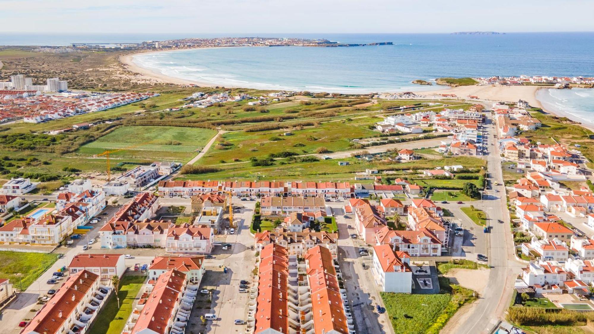 Вілла Baleal Happiness Surf House Феррел Екстер'єр фото