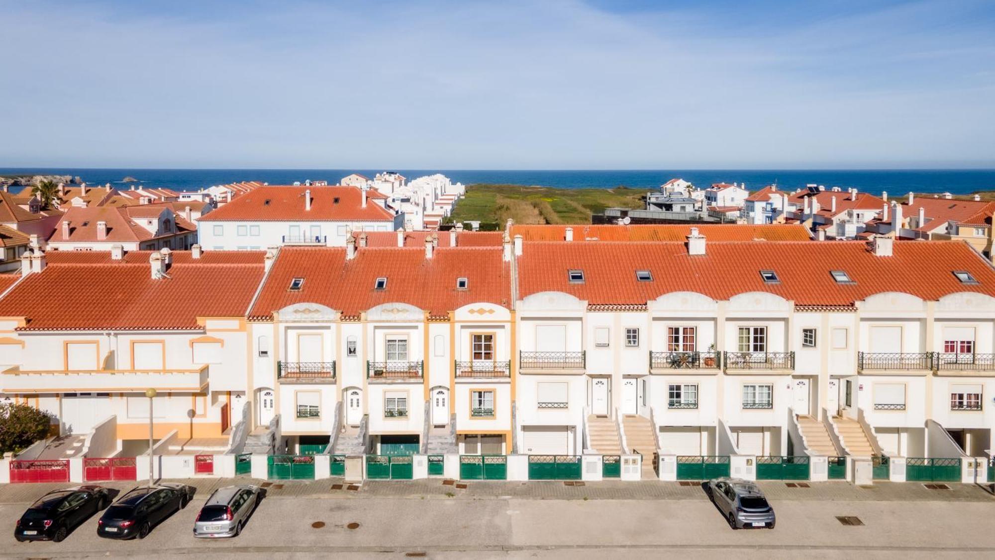 Вілла Baleal Happiness Surf House Феррел Екстер'єр фото