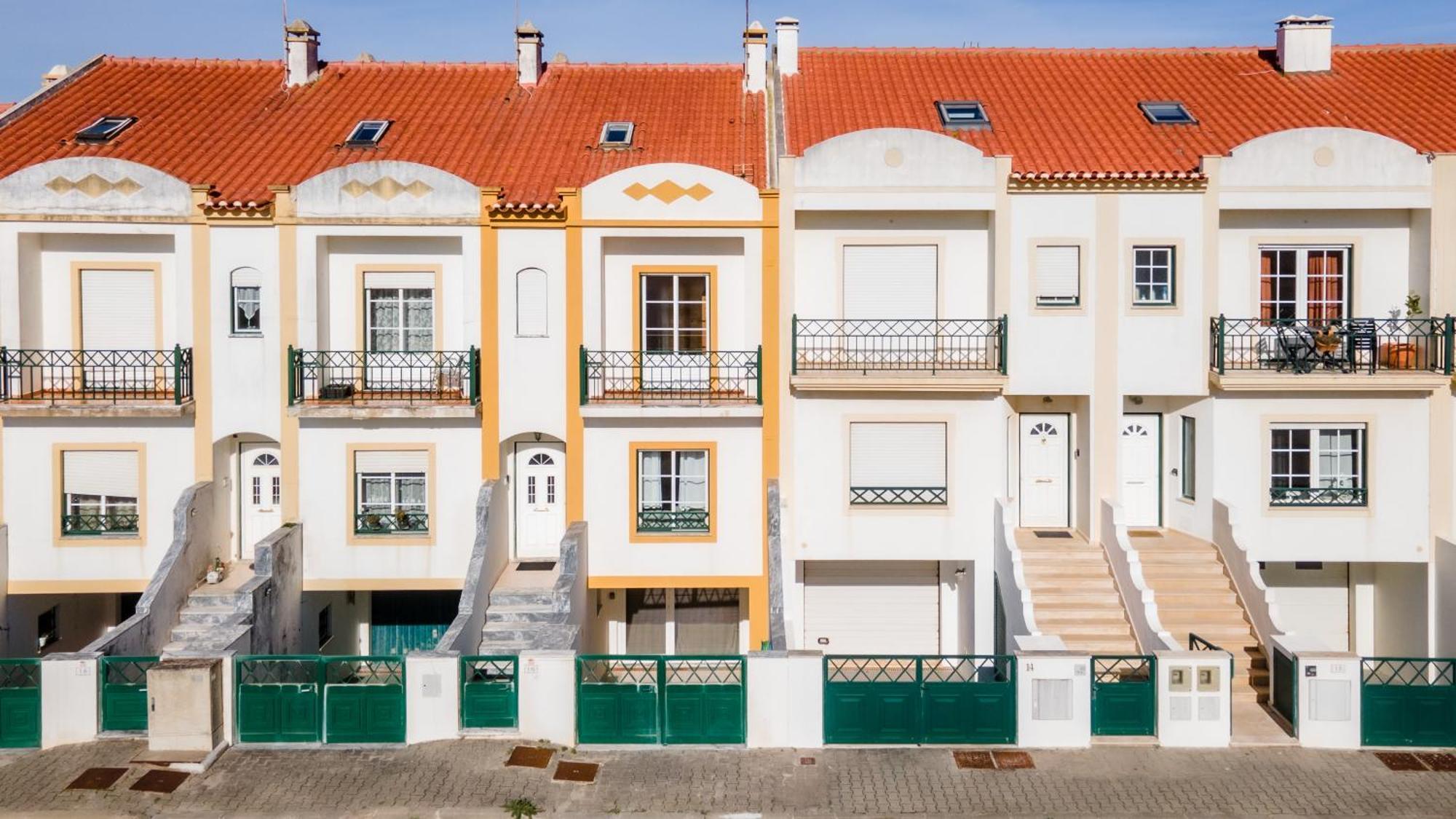 Вілла Baleal Happiness Surf House Феррел Екстер'єр фото